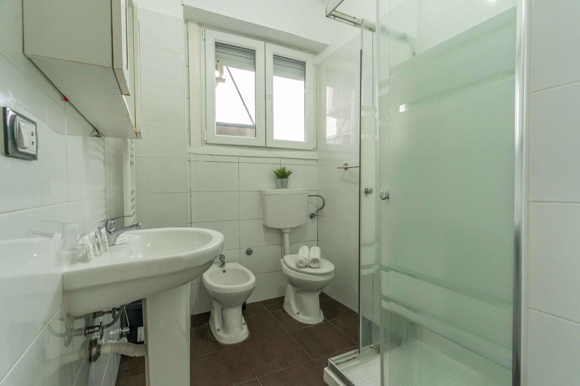 Rog27-Large Apartment With Transport Close To Home- Milán Exterior foto